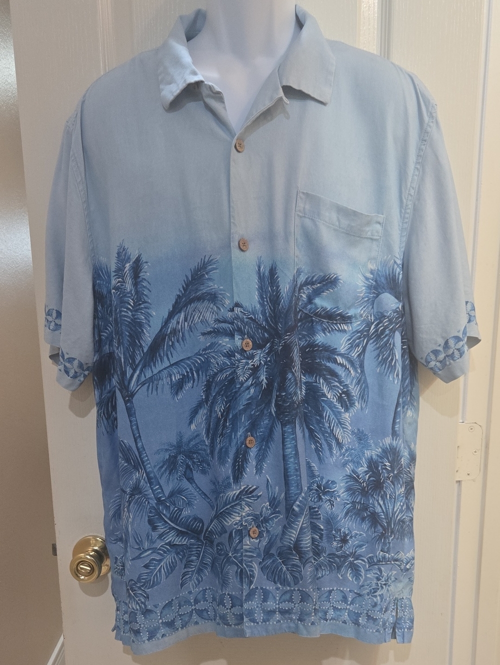 Tommy Bahama Light Blue Palm-Print Artist Series 2025 Short Sleeve Camp Shirt XL